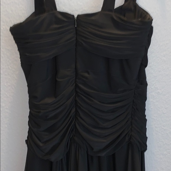 black dress - Picture 4 of 5